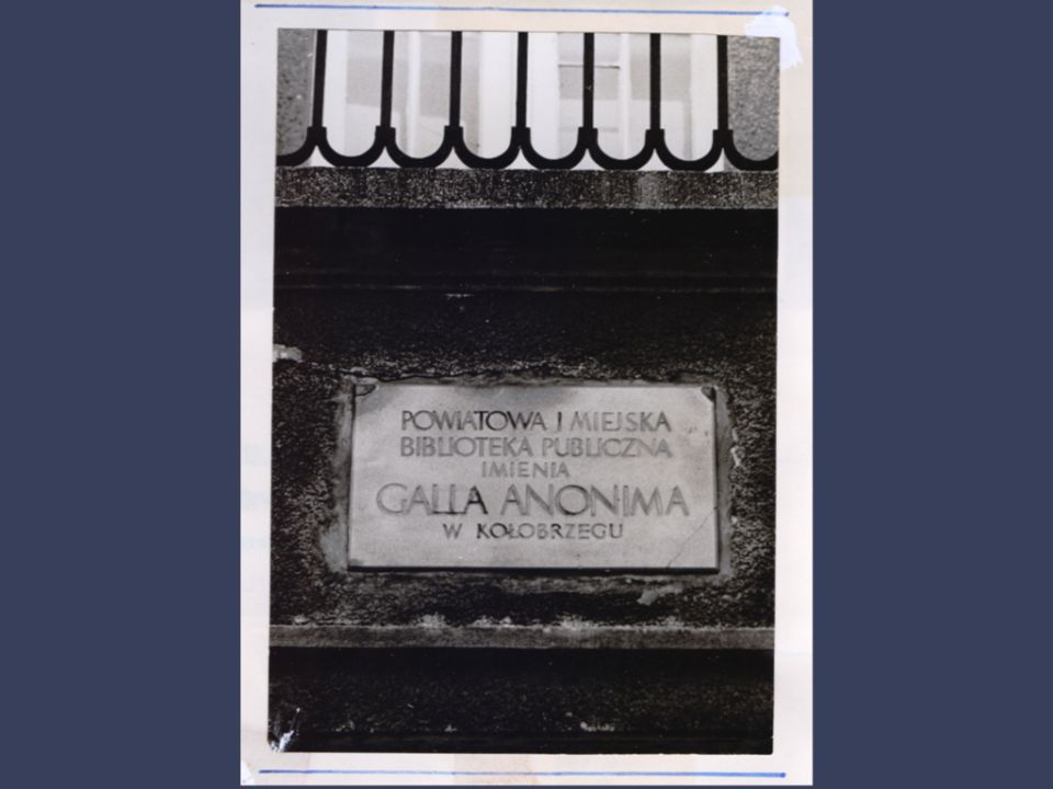 tablica informacyjna biblioteki